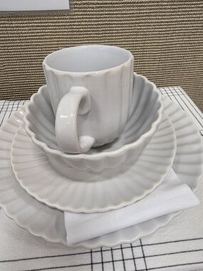 Classic White Fluted Ceramic Dinnerware Set - White